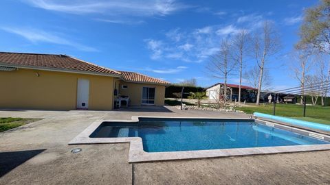   Maison de plain pied avec piscine et d�pendance Maison - 7 pi�ce(s) - 142 m�