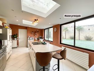  Maison � vendre 12 pi�ces 360 m�