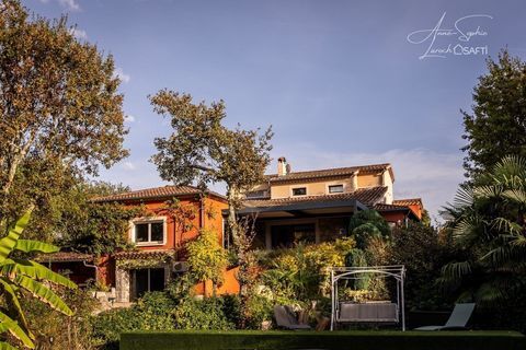   VILLA D'EXCEPTION NICH�E EN PLEINE NATURE / R�NOVATION 2023 Maison - 8 pi�ce(s) - 238 m�