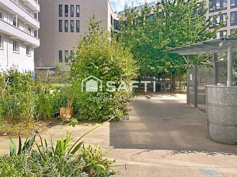 88m&sup2; au coeur de Nantes avec grande devanture 232000 44000 Nantes