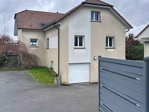   Maison aux volumes g�n�reux offrant un cadre de vie id�al Maison - 7 pi�ce(s) - 190 m�