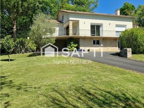   Villa Alba : lumi�re, calme et nature aux portes de la ville Maison - 10 pi�ce(s) - 197 m�