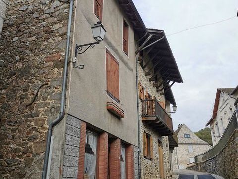   MAISON EN PIERRE AVEC BEAUX VOLUMES  GARAGE NON ATTENANT Maison - 5 pi�ce(s) - 125 m�