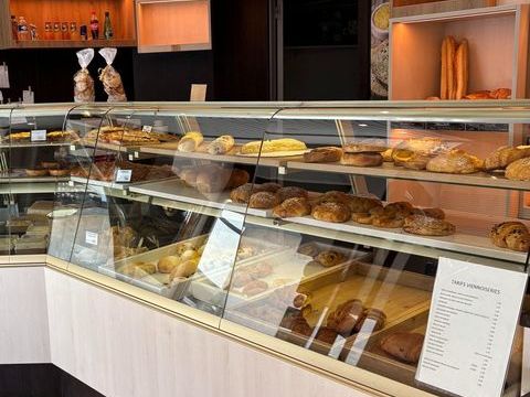 &Agrave; la fronti&egrave;re suisse, investissez dans une affaire cl&eacute; en main et en pleine croissance &agrave; Morteau 240000 25500 Morteau