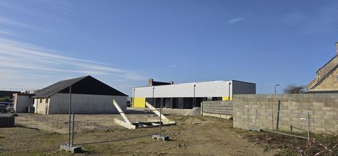 LOCAL COMMERCIAL INDEPENDANT DE 336 M2 EN ZONE COMMERCIALE DYNAMIQUE 633000 29250 Saint-pol-de-leon