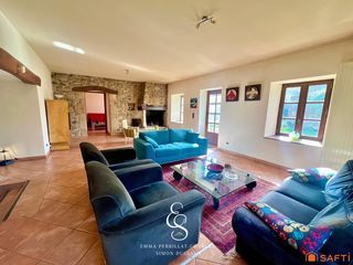  Maison � vendre 8 pi�ces 244 m�