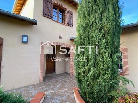   A CAYRAC, Maison d'architecte d'environ 194m2 sur un terrain arbor� de 3852 m2. Maison - 5 pi�ce(s) - 194 m�