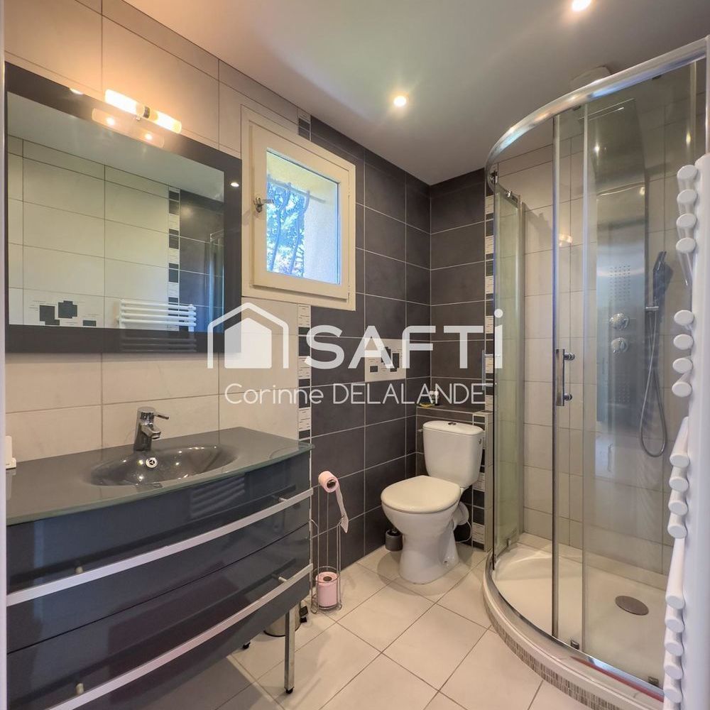 � vendre  Maison Saint-Laurent-du-Var (06700)