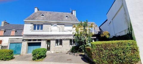   Ensemble immobilier avec plusieurs possibilit�s de projet. Bourg de Lanmeur Maison - 8 pi�ce(s) - 237 m�