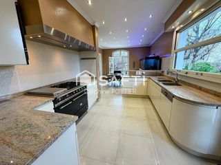  Maison � vendre 8 pi�ces 232 m�