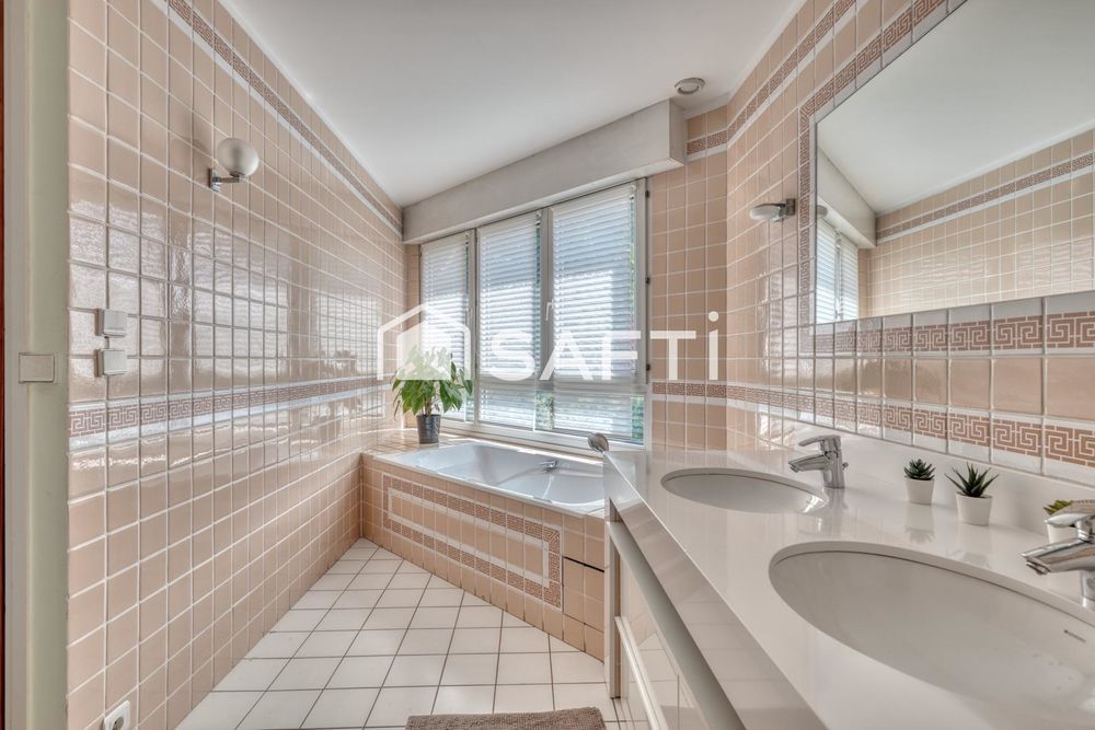 � vendre  Maison Noisy-le-Grand (93160)