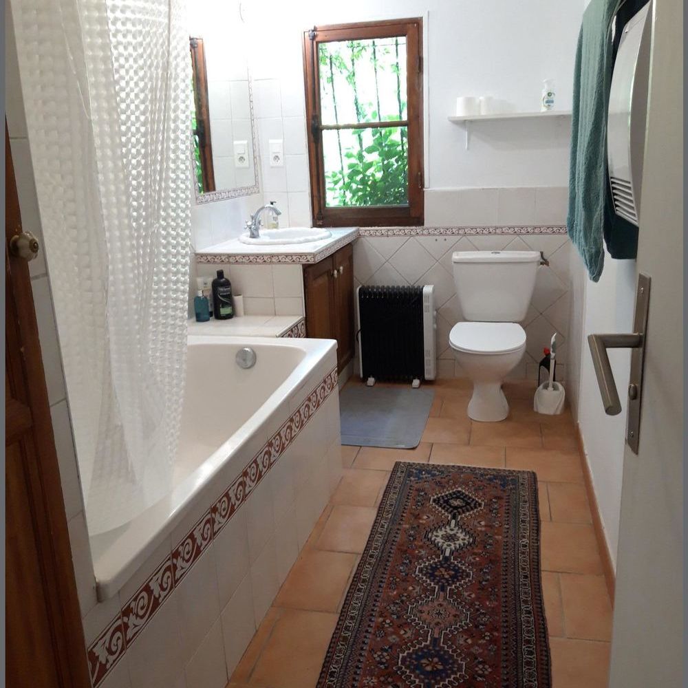 � vendre  Maison C�reste (04280)