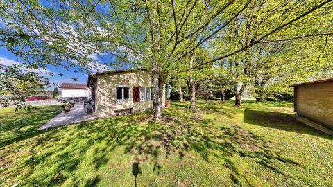   Maison avec terrain constructible, fort potentiel � Pugnac Maison - 3 pi�ce(s) - 65 m�