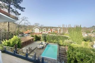  Maison � vendre 9 pi�ces 329 m�