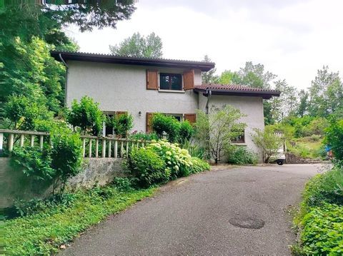   Maison de 148m� avec terrain bois� de 4802m� Maison - 5 pi�ce(s) - 148 m�