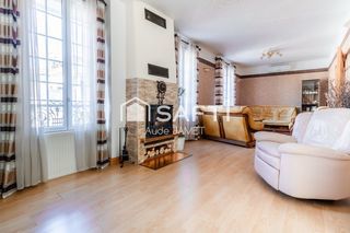  Maison � vendre 8 pi�ces 228 m�