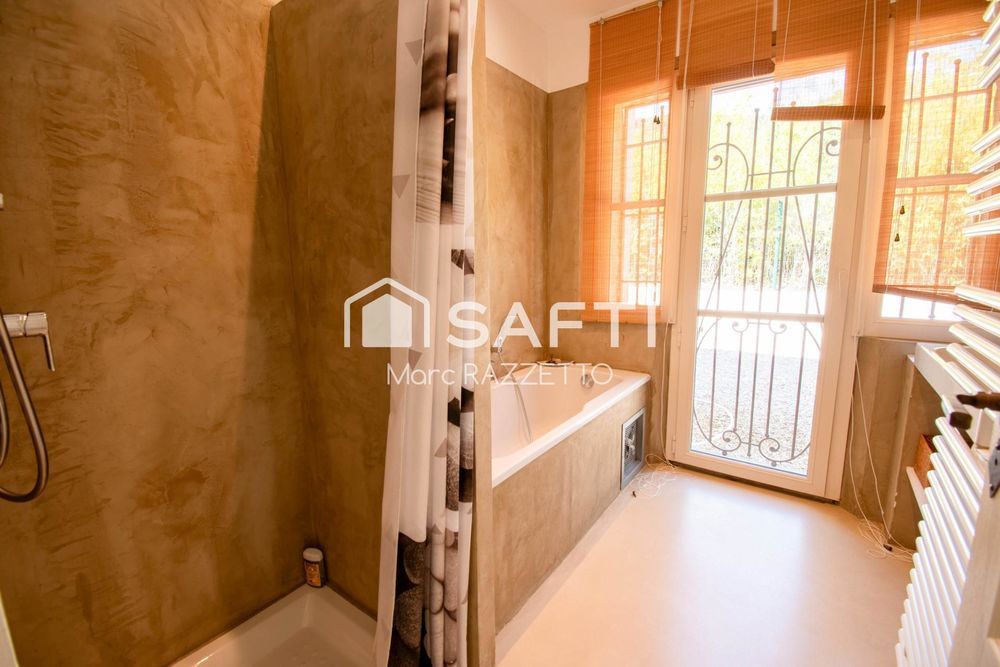 � vendre  Maison Lauris (84360)