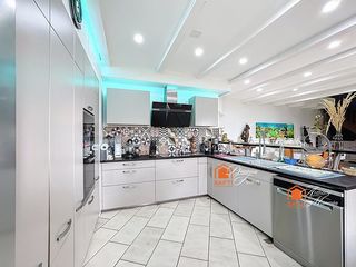  Maison � vendre 5 pi�ces 165 m�