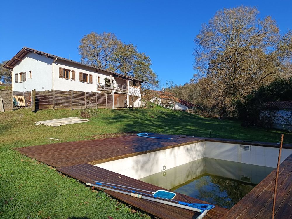 � vendre  Maison Saint-P�e-sur-Nivelle (64310)