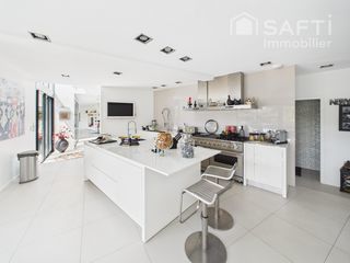  Maison � vendre 9 pi�ces 390 m�