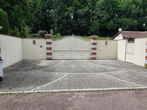   Propri�t� id�ale pour les amoureux de la nature, de la chasse et des chevaux proche de St Aignan� Mareuil-sur-Cher (41110) Maison - 6 pi�ce(s) - 177 m�