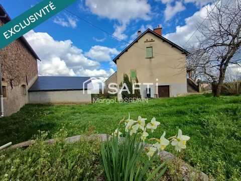   Situ�e sur les hauteurs de Compolibat dans un petit hameau 5km de Lanu�jouls, 20mn de Villefranche de Rouergue et 40mn des porte Maison - 5 pi�ce(s) - 110 m�