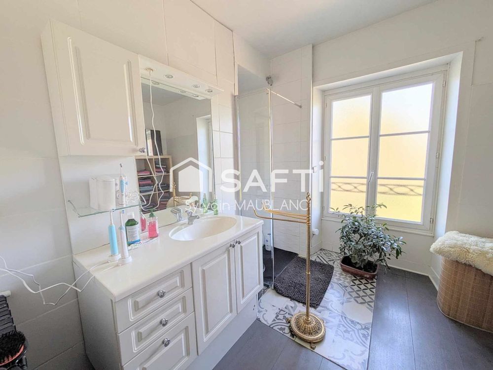 � vendre  Propri�t�/ch�teau Lavau (89170)