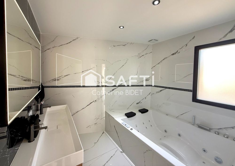 � vendre  Maison Aigues-Mortes (30220)