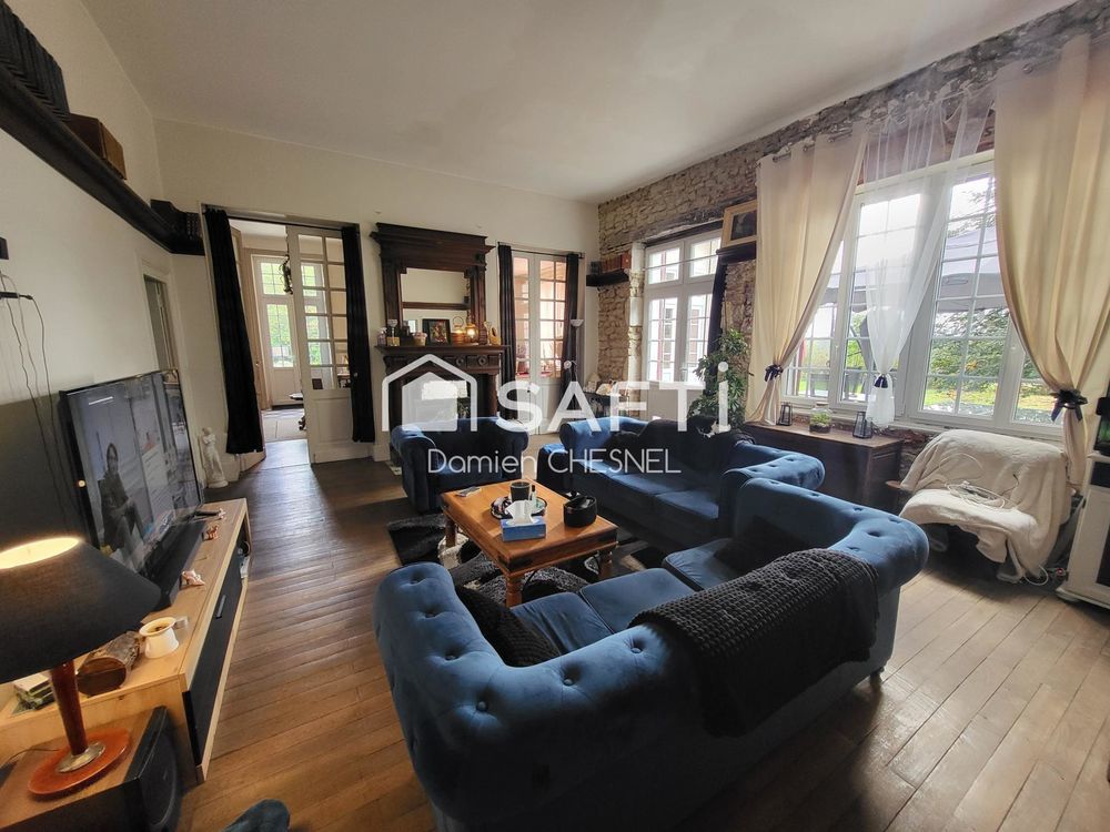 � vendre  Propri�t�/ch�teau Arcomps (18200)