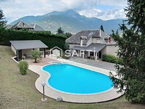   Propri�t� avec parc et piscine, vue sur montagne. Maison - 7 pi�ce(s) - 205 m�