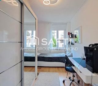  Immeuble � vendre 211 m�