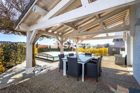   Maison individuelle 175m�, 5 ch, 900m�, piscine, Pirey Maison - 7 pi�ce(s) - 178 m�