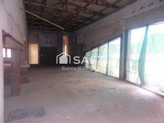  Immeuble � vendre 2051 m�