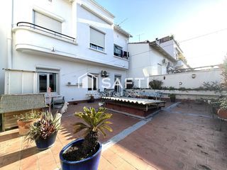  Immeuble � vendre 157 m�