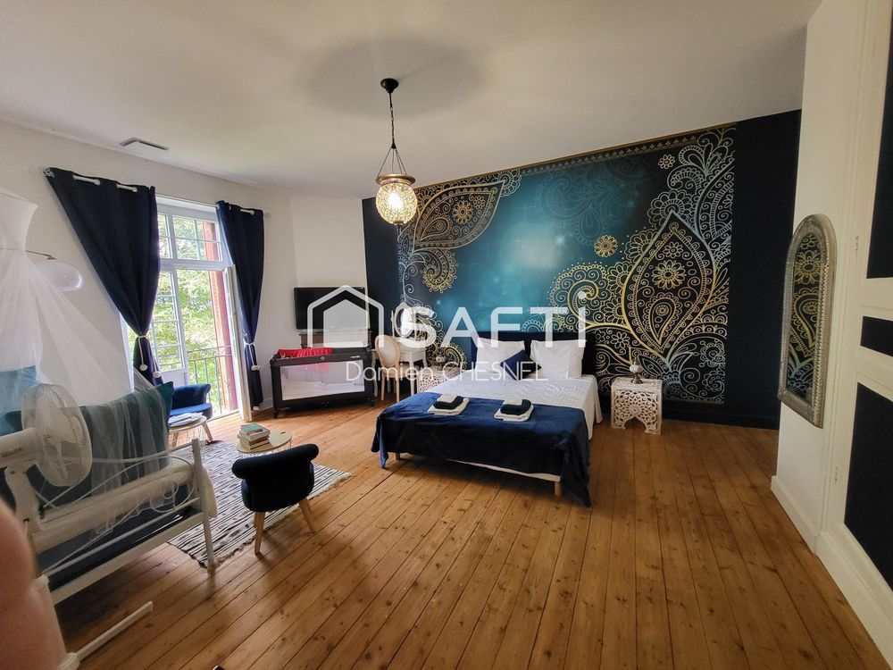 � vendre  Propri�t�/ch�teau Arcomps (18200)