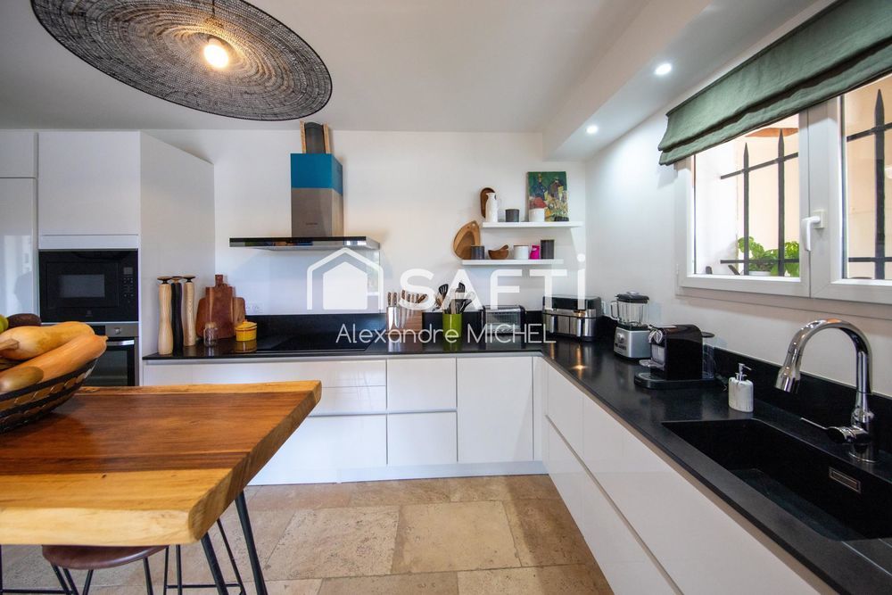 � vendre  Maison La Cadi�re-d'Azur (83740)