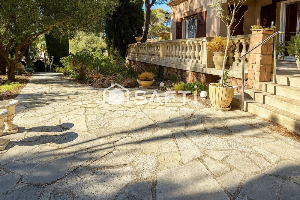 � vendre  Maison Agay (83530)