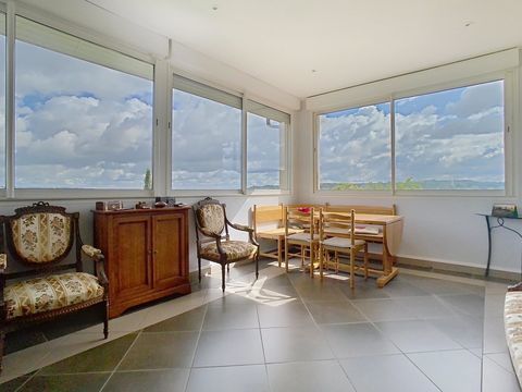   Maison individuelle avec garage et jardin cl�tur� Maison - 5 pi�ce(s) - 136 m�