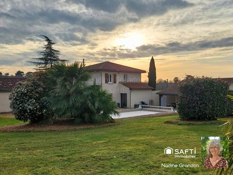   Propri�t� d'exception avec �tang priv� (en eaux closes) Maison - 9 pi�ce(s) - 208 m�