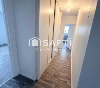  Immeuble � vendre 881 m�