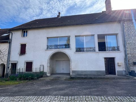   Maison de 112 m2, 3 chambres, garage et terrain. Maison - 7 pi�ce(s) - 108 m�