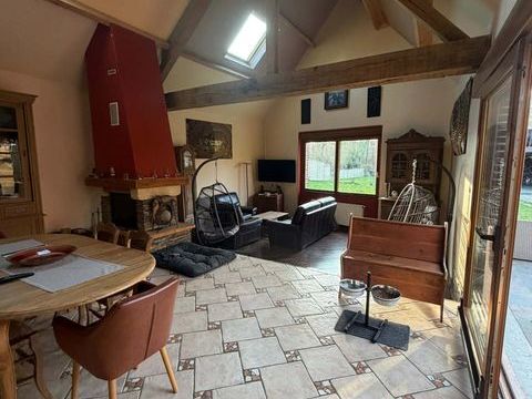   D�couvrez cette charmante demeure tr�s spacieuse Maison - 8 pi�ce(s) - 181 m�