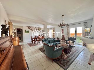  Maison � vendre 7 pi�ces 235 m�