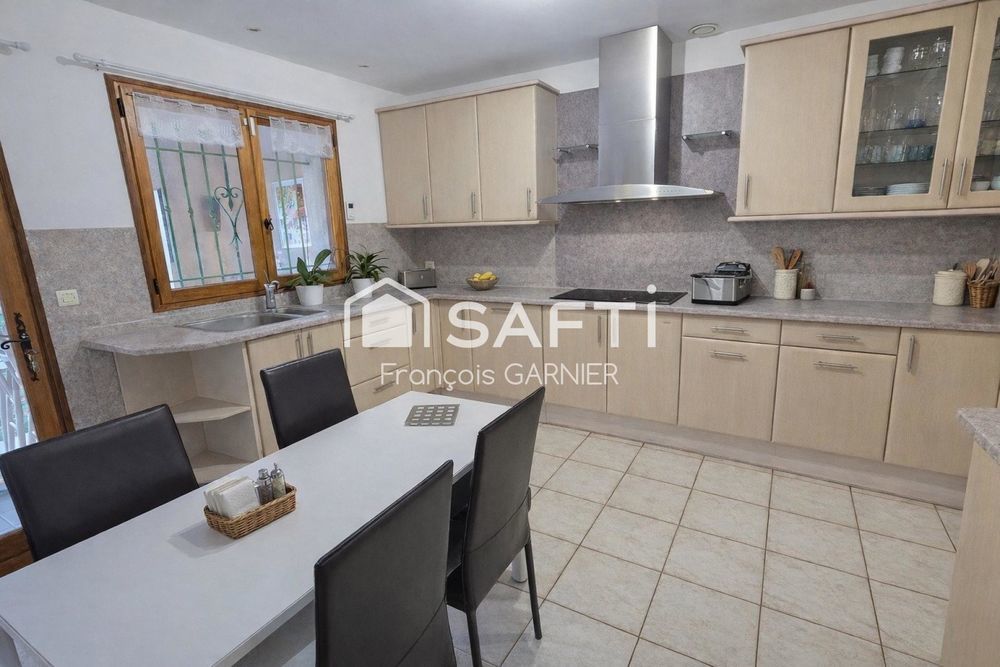� vendre  Maison La Cadi�re-d'Azur (83740)