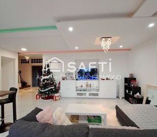  Maison � vendre 8 pi�ces 194 m�