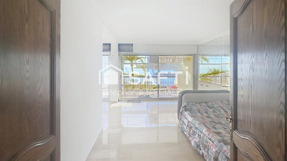 � vendre  Appartement Antibes (06600)