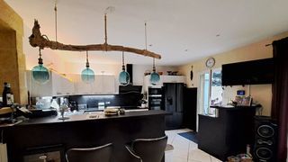  Maison � vendre 5 pi�ces 210 m�