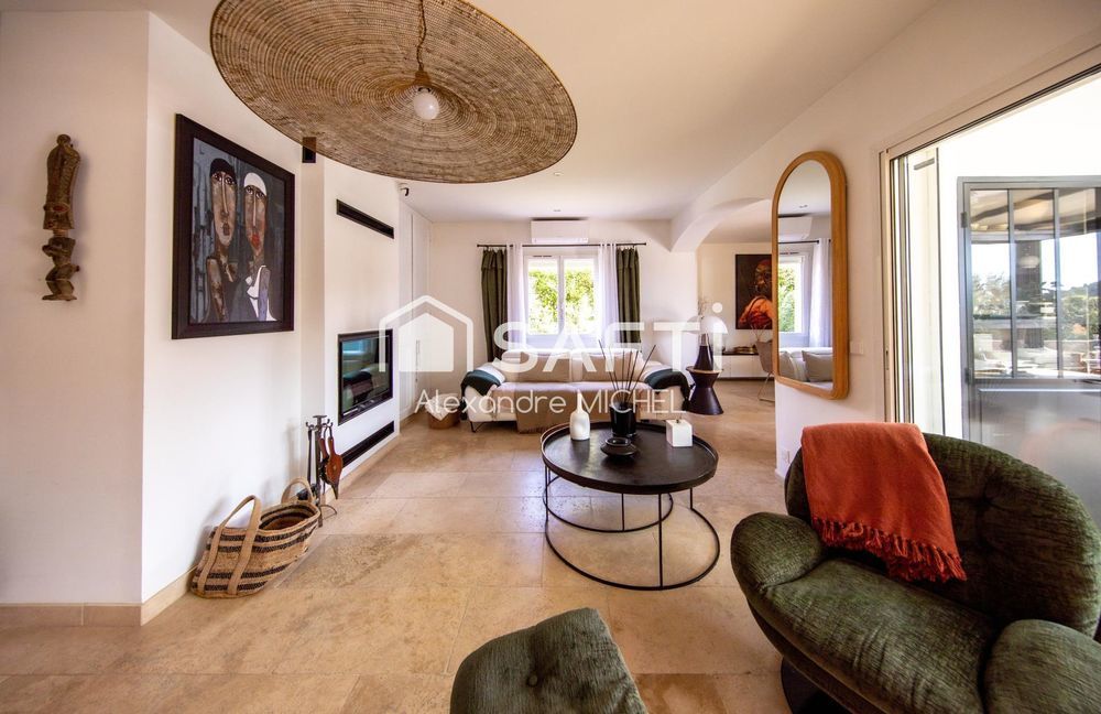 � vendre  Maison La Cadi�re-d'Azur (83740)