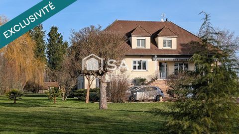   Maison familiale r�nov�e � 6/7 chambres � 290 m� � Vue � Terrain 5 000 m� � Fontaines Maison - 13 pi�ce(s) - 291 m�