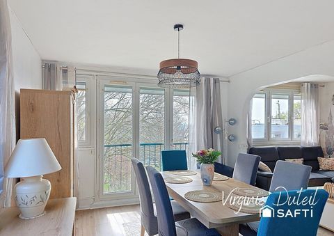   Dernier �tage � 5 pi�ces lumineux de 82 m� � 3 chambres � R�sidence verdoyante avec parking Appartement - 5 pi�ce(s) - 82 m�